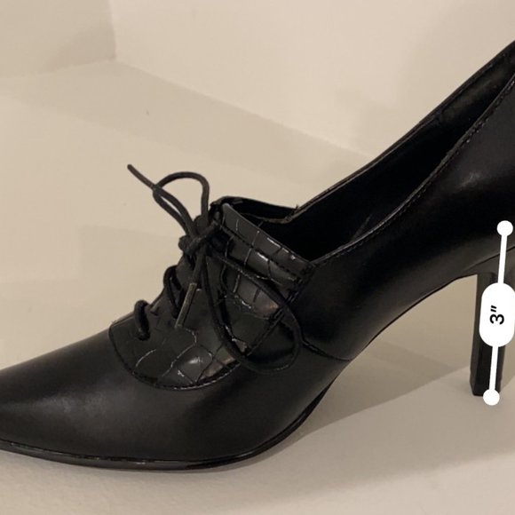 Newport News Shoes Black Croc Lace Up Pump Size 8 - Picture 8 of 9